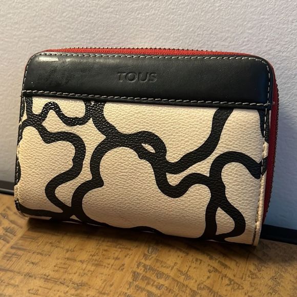 TOUS Organizer Zippy Wallet | Leather - Picture 1 of 11